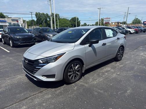 Brilliant Silver Metallic 2025 Nissan Versa 1.6 S
