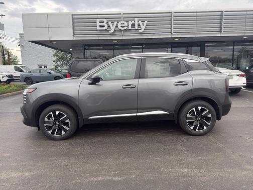 Gun Metallic 2026 Nissan Kicks SV