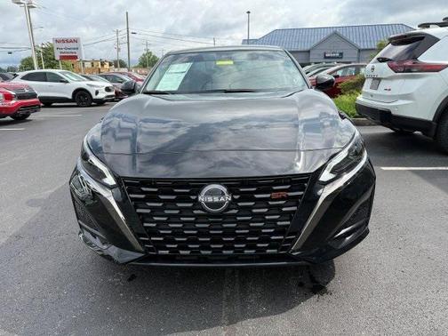 2025 Nissan Altima SR FWD