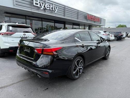 2025 Nissan Altima SR FWD