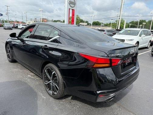 2025 Nissan Altima SR FWD