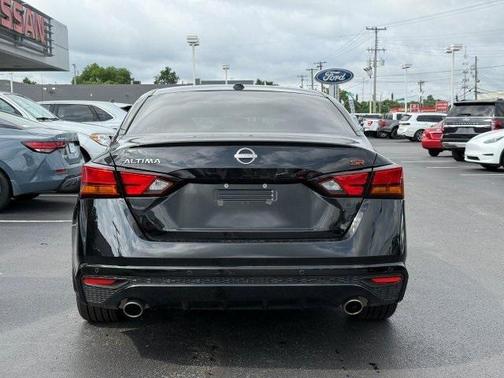 2025 Nissan Altima SR FWD