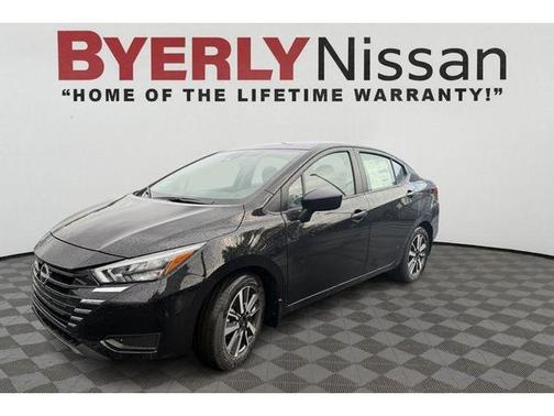 Super Black 2025 Nissan Versa 1.6 S