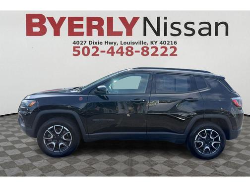 Diamond Black Crystal Pearlcoat 2024 Jeep Compass Trailhawk