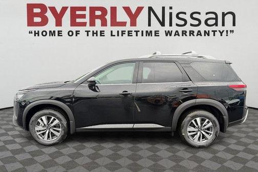 2025 Nissan Pathfinder SL 4WD