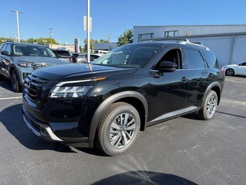 2025 Nissan Pathfinder SL 4WD