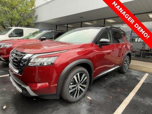 2025 Nissan Pathfinder Platinum 4WD
