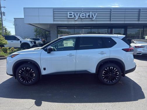 Everest White Pearl Tricoat 2026 Nissan Rogue Dark Armor