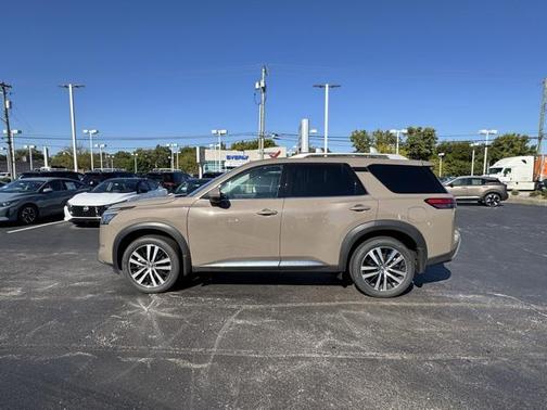 2025 Nissan Pathfinder Platinum 4WD