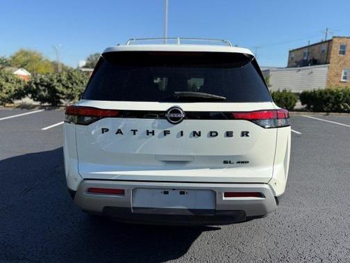 2024 Nissan Pathfinder SL 4WD