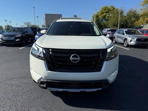 2024 Nissan Pathfinder SL 4WD
