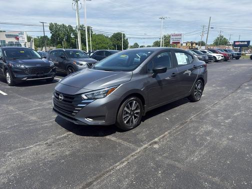 Gun Metallic 2025 Nissan Versa 1.6 S