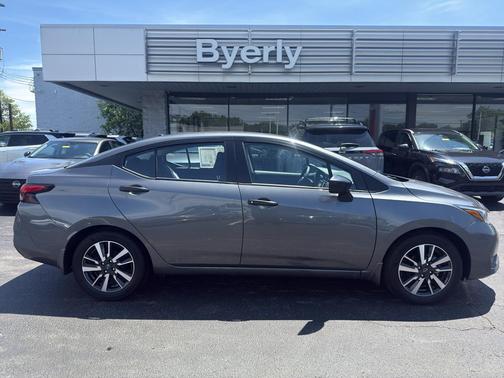 Gun Metallic 2025 Nissan Versa 1.6 S