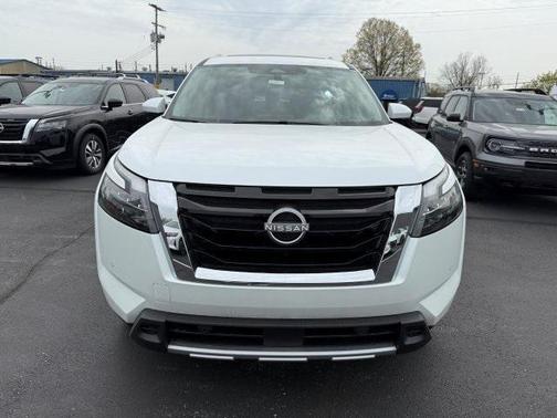 2025 Nissan Pathfinder Platinum 4WD