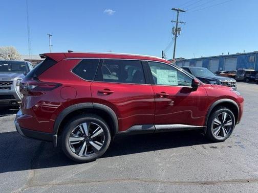 2025 Nissan Rogue SL