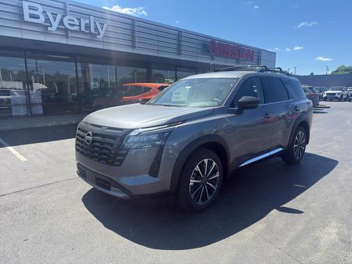 Gun Metallic 2026 Nissan Pathfinder Platinum