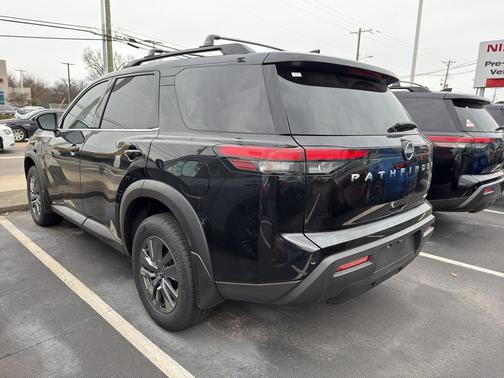 2025 Nissan Pathfinder SV 4WD