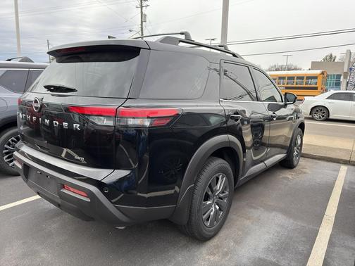 2025 Nissan Pathfinder SV 4WD