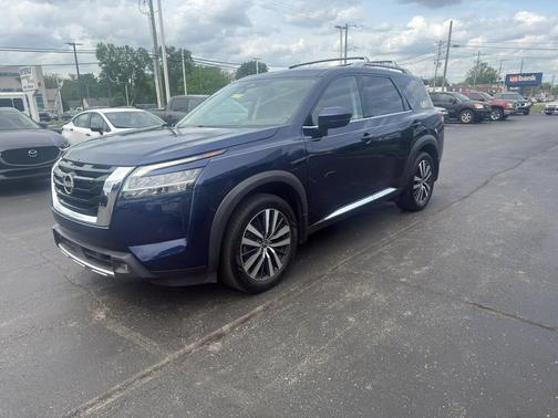 Deep Ocean Blue Pearl 2022 Nissan Pathfinder Platinum 4WD