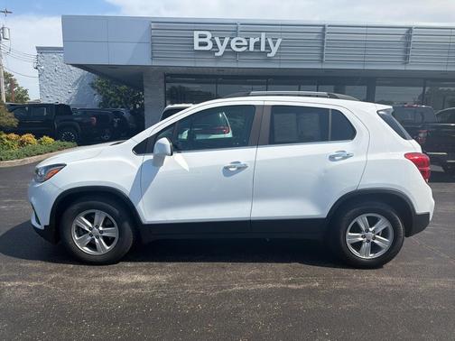 Summit White 2020 Chevrolet Trax LT