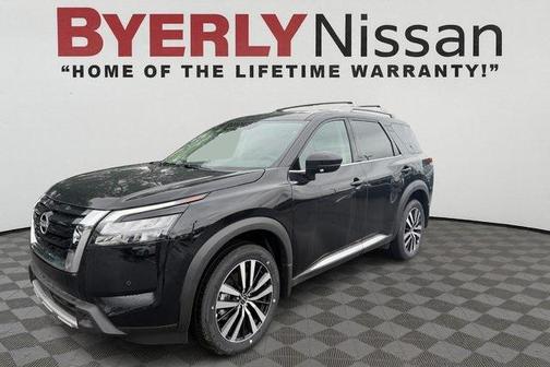2025 Nissan Pathfinder Platinum 4WD