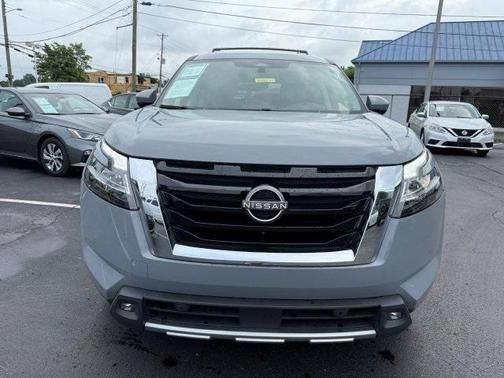 2022 Nissan Pathfinder Platinum 4WD