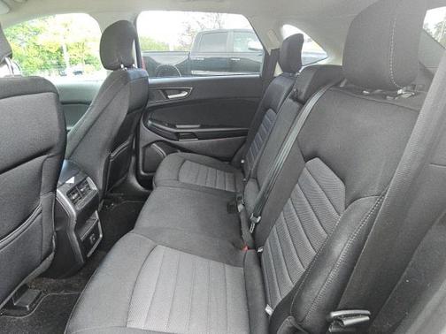 2018 Ford Edge SE