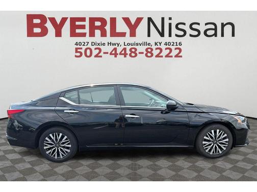 Super Black 2025 Nissan Altima SV FWD