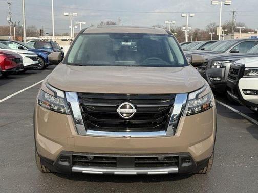 2025 Nissan Pathfinder Platinum 4WD