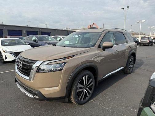 2025 Nissan Pathfinder Platinum 4WD