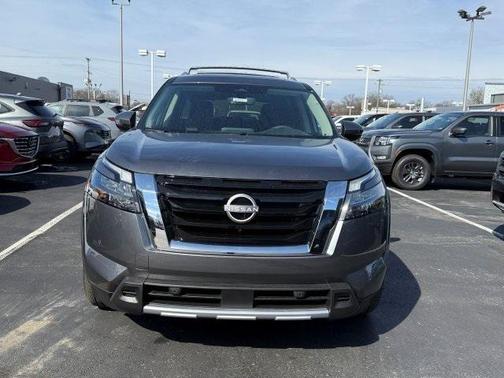 2025 Nissan Pathfinder SL 4WD