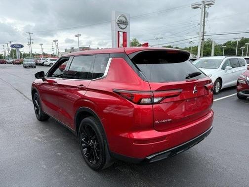 2023 Mitsubishi Outlander SE Black Edition 2WD