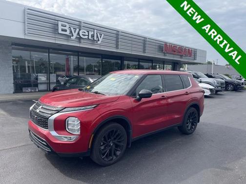 2023 Mitsubishi Outlander SE Black Edition 2WD