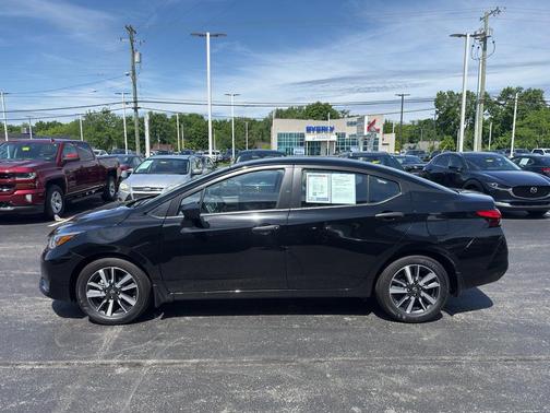 Super Black 2025 Nissan Versa 1.6 S