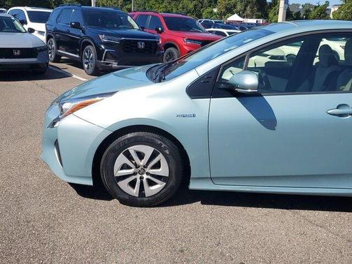 2017 Toyota Prius Four