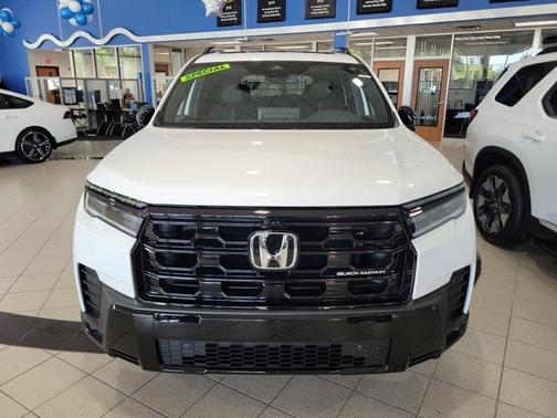 Platinum White Pearl 2026 Honda Pilot Black Edition