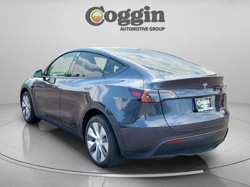 Stealth Gray 2024 Tesla Model Y Long Range