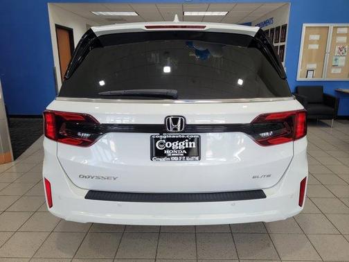 Solar Silver Metallic 2026 Honda Odyssey Elite