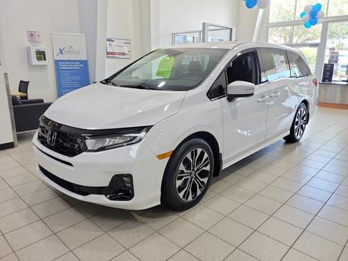 Solar Silver Metallic 2026 Honda Odyssey Elite