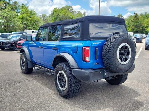 Velocity Blue Metallic 2022 Ford Bronco Base
