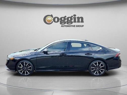 Crystal Black Pearl 2024 Honda Accord Hybrid Touring