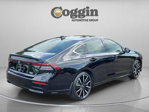 Crystal Black Pearl 2024 Honda Accord Hybrid Touring