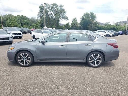 2017 Nissan Altima 3.5 SR