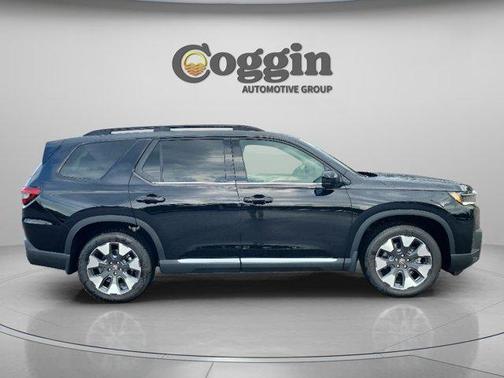 Crystal Black Pearl 2026 Honda Pilot Touring