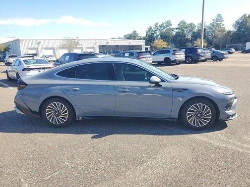 2024 Hyundai SONATA Hybrid Limited