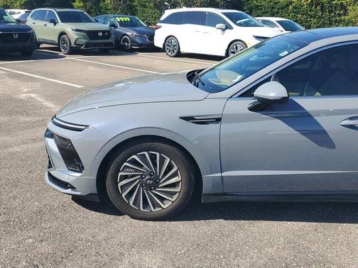 2024 Hyundai SONATA Hybrid Limited