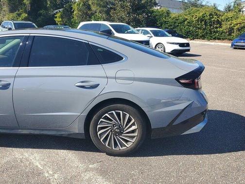 2024 Hyundai SONATA Hybrid Limited