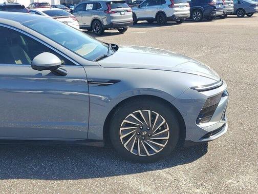 2024 Hyundai SONATA Hybrid Limited