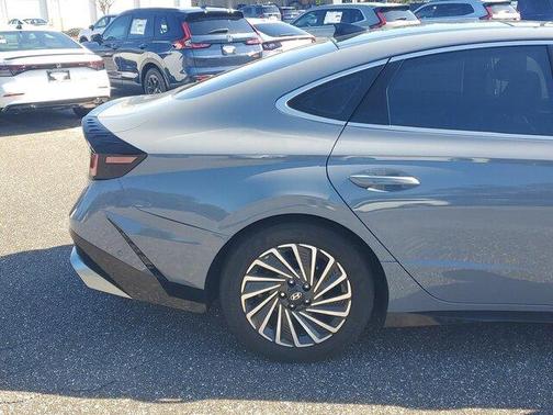 2024 Hyundai SONATA Hybrid Limited