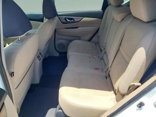 Glacier White 2016 Nissan Rogue SV
